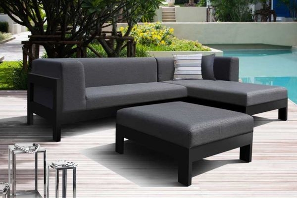 lyon outdoor black setting