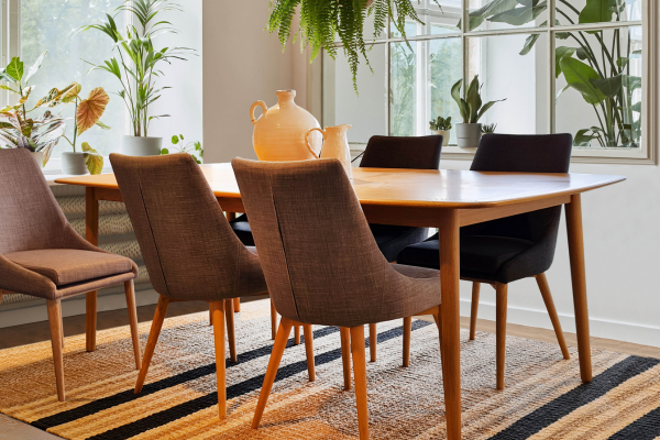 Hanover Table Eva Chair