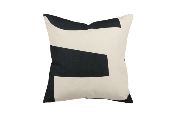 Meelan Outdoor Cushion (Black)