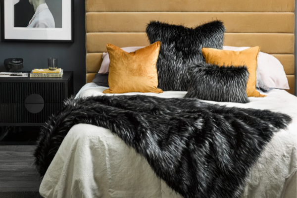 Heirloom Faux Fur Throw (Ebony Plume)